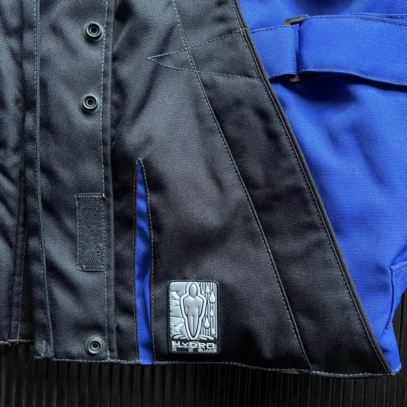 Urban Outfitters Black and Blue Bomber Jacket - Picture 8 of 9